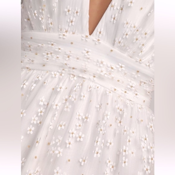 NWT Lulu’s Daisy Delight White Floral Print Sleeveless V-Neck Mini Dress Size XS - Picture 2 of 15